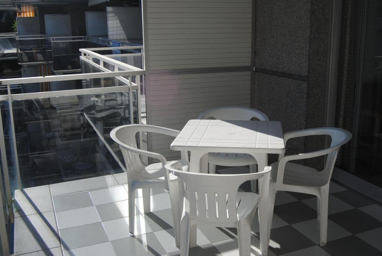 Zeus Montblanc Apartment Salou Luaran gambar